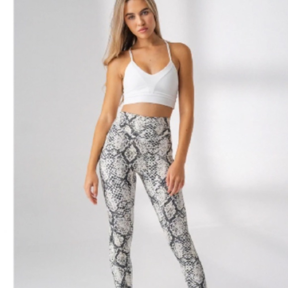 Balance Athletica Python Ascend Legging Rider Short Snow Leopard Size XXL